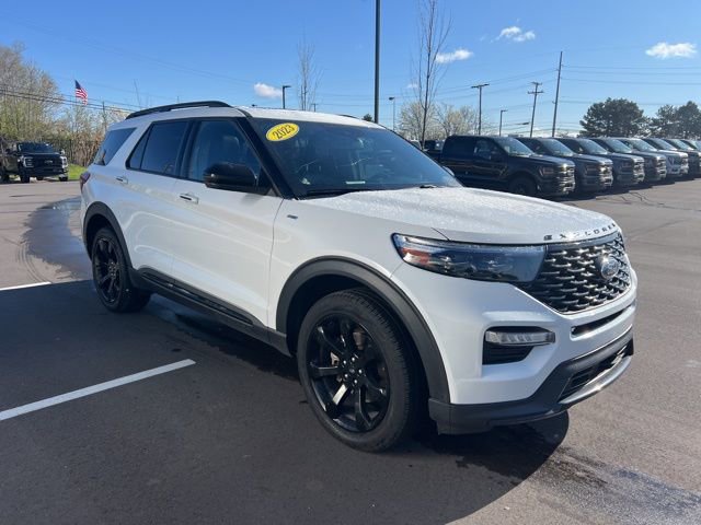 Used 2023 Ford Explorer ST-Line w/ Class IV Trailer Tow Package AWD/4WD image 3