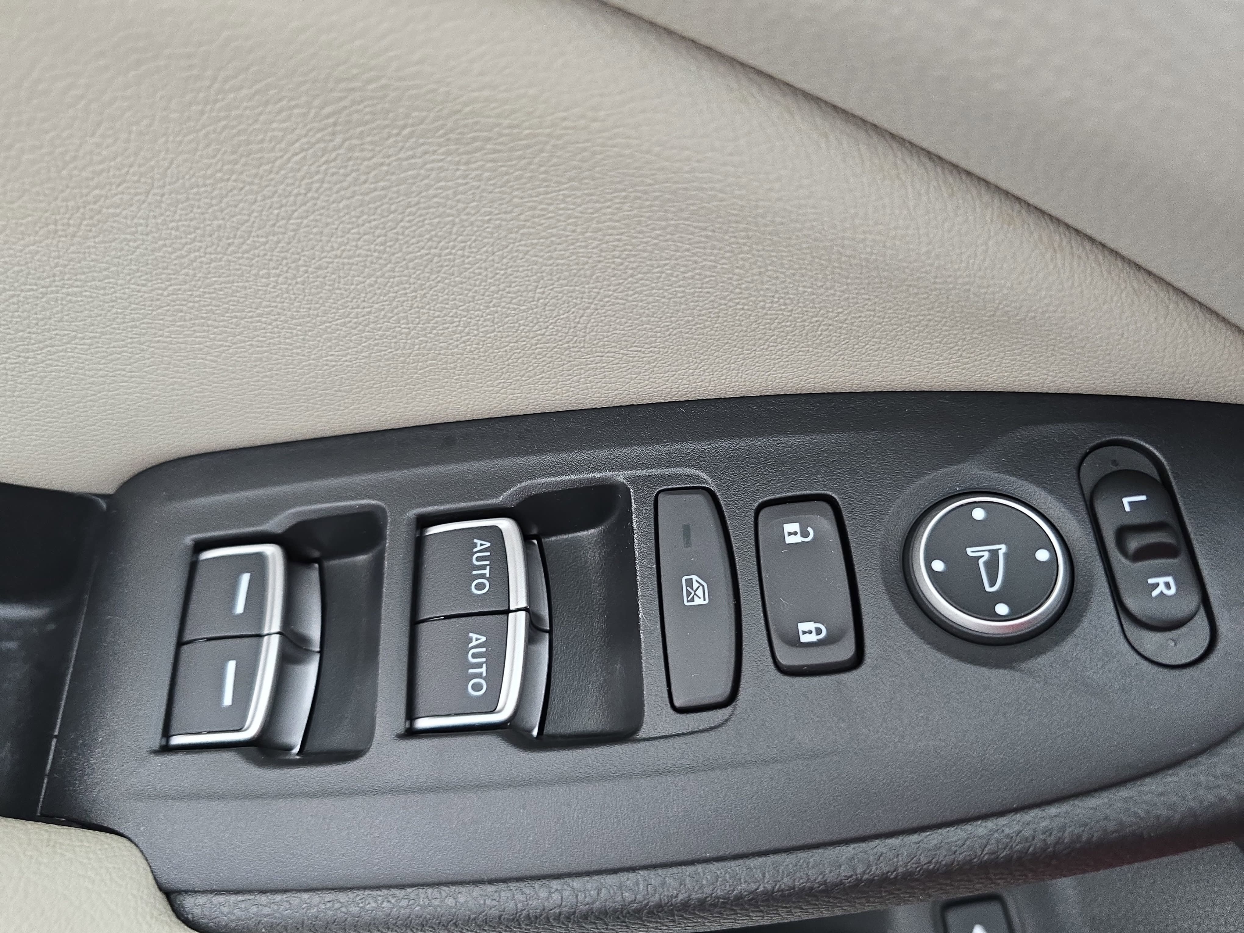 Used 2019 Honda Accord EX-L image 27