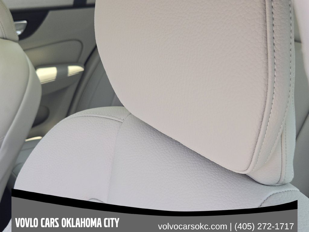 Certified 2026 Volvo V60 B5 Cross Country Plus w/ Climate Package AWD/4WD image 17