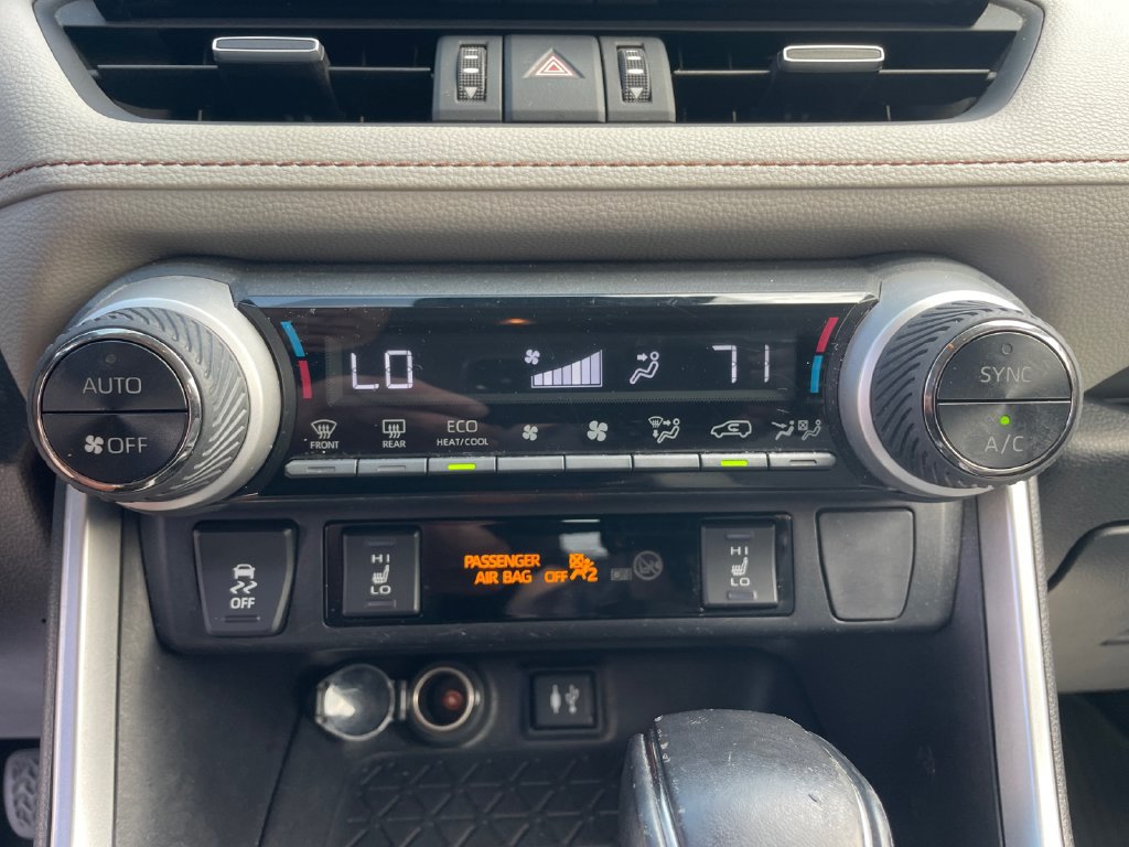 Used 2019 Toyota RAV4 XLE Premium w/ Cold Weather Package AWD/4WD image 28