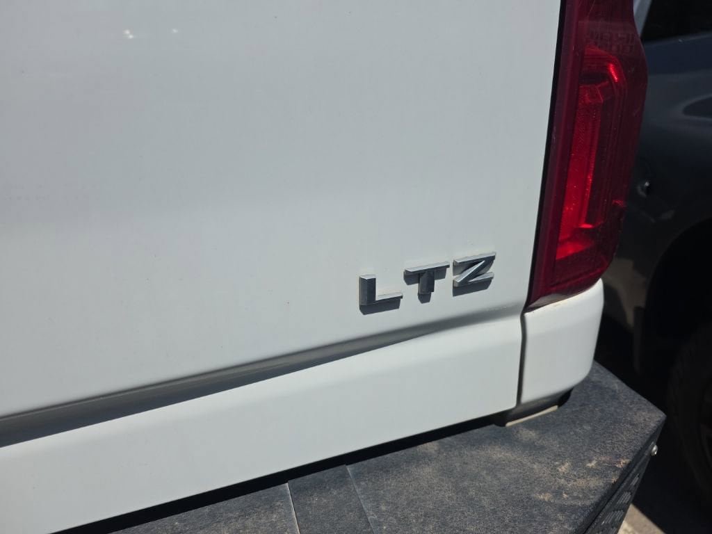 Used 2023 Chevrolet Silverado 2500 LTZ AWD/4WD image 7