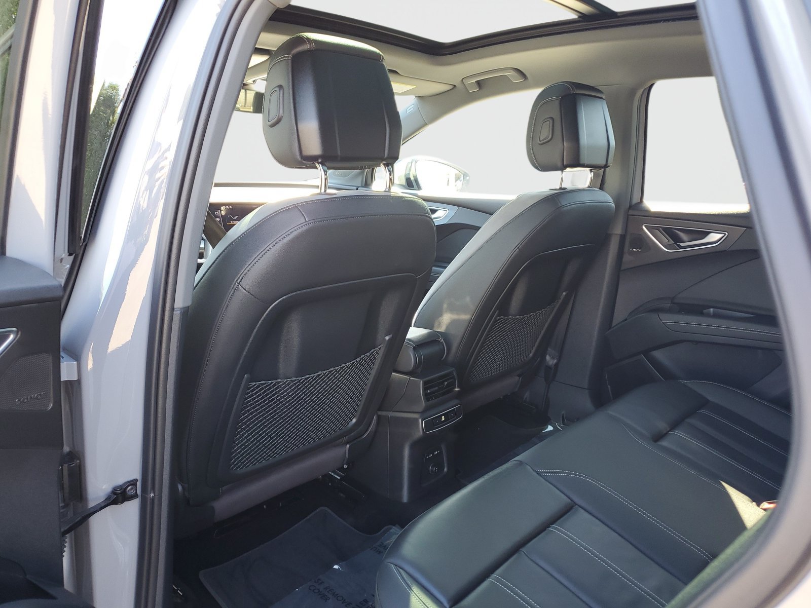 Used 2024 Audi Q4 e-tron Premium Plus w/ Premium Plus AWD/4WD image 14