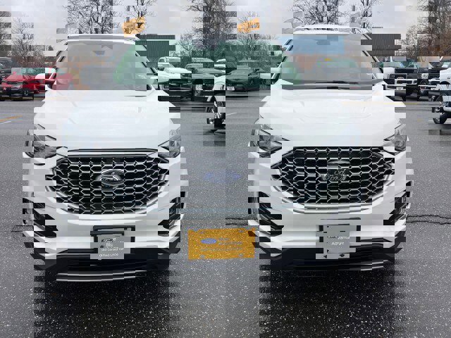 Certified 2023 Ford Edge SEL w/ Convenience Package image 2