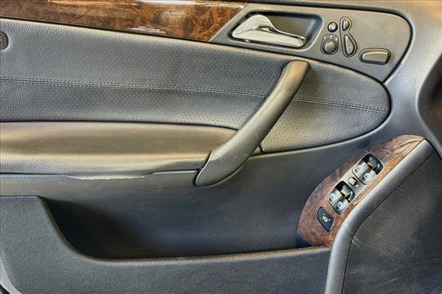 Used 2006 Mercedes-Benz C 350 Sedan image 15