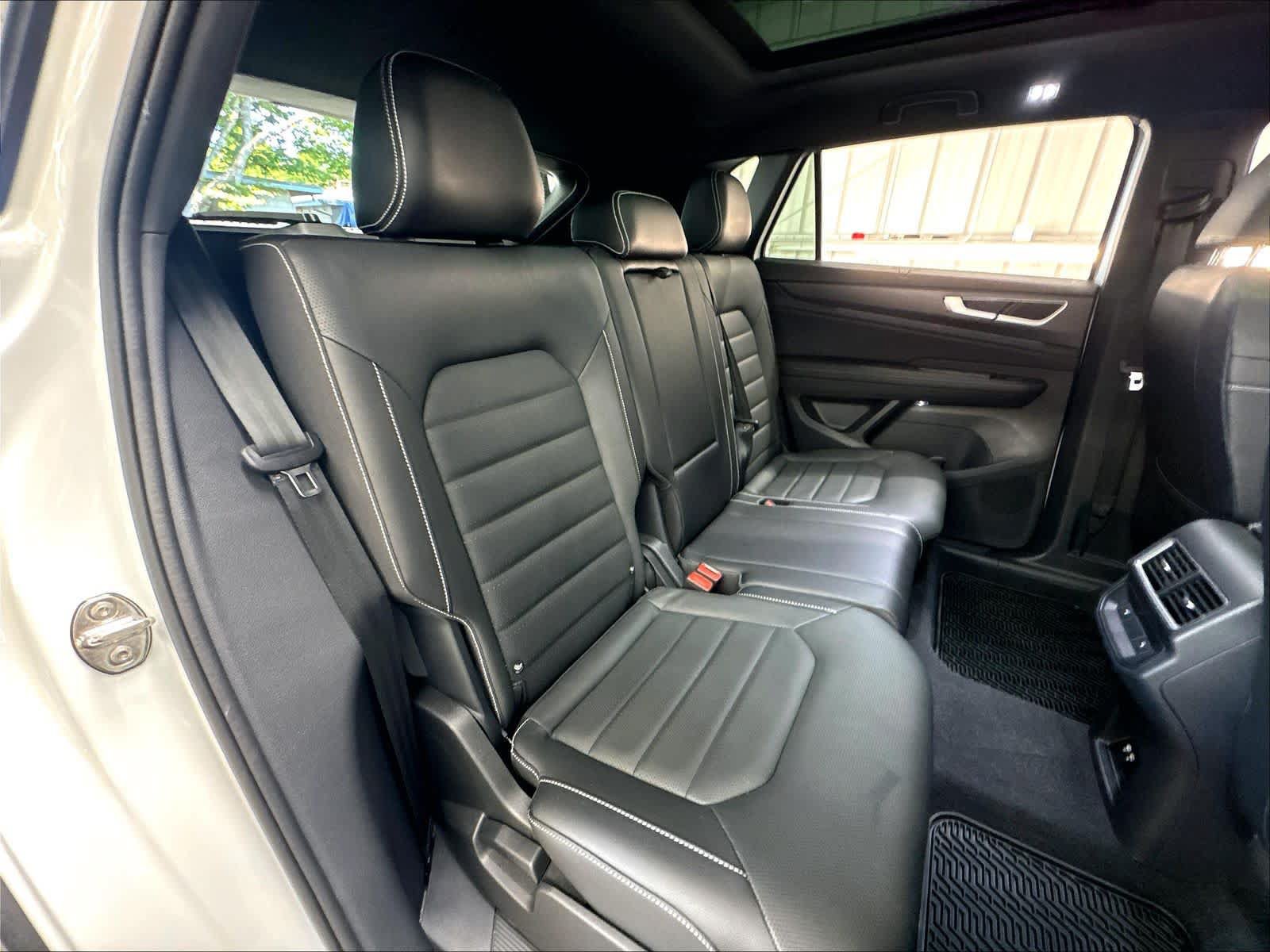 Certified 2026 Volkswagen Atlas Cross Sport SEL w/ Adventure Package AWD/4WD image 28