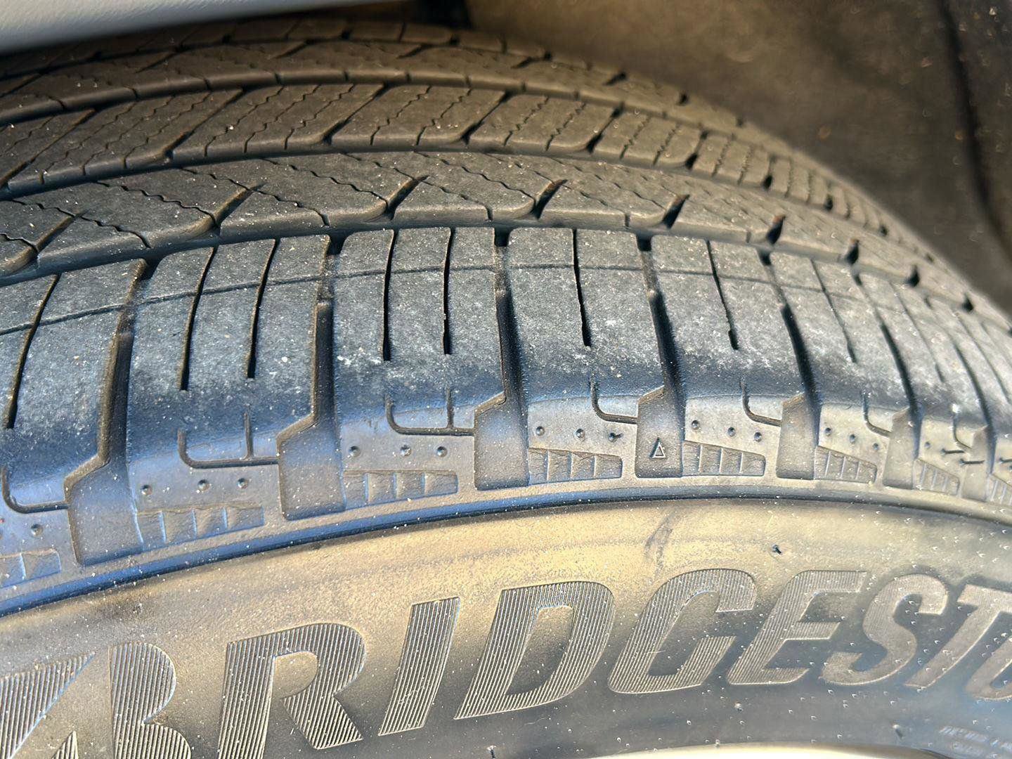 Used 2023 Acura MDX SH-AWD w/ Technology Package image 32