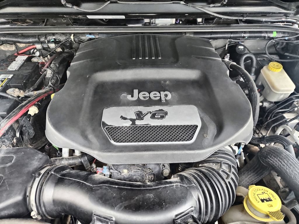 Used 2014 Jeep Wrangler Unlimited Sport w/ Quick Order Package 24S AWD/4WD image 37