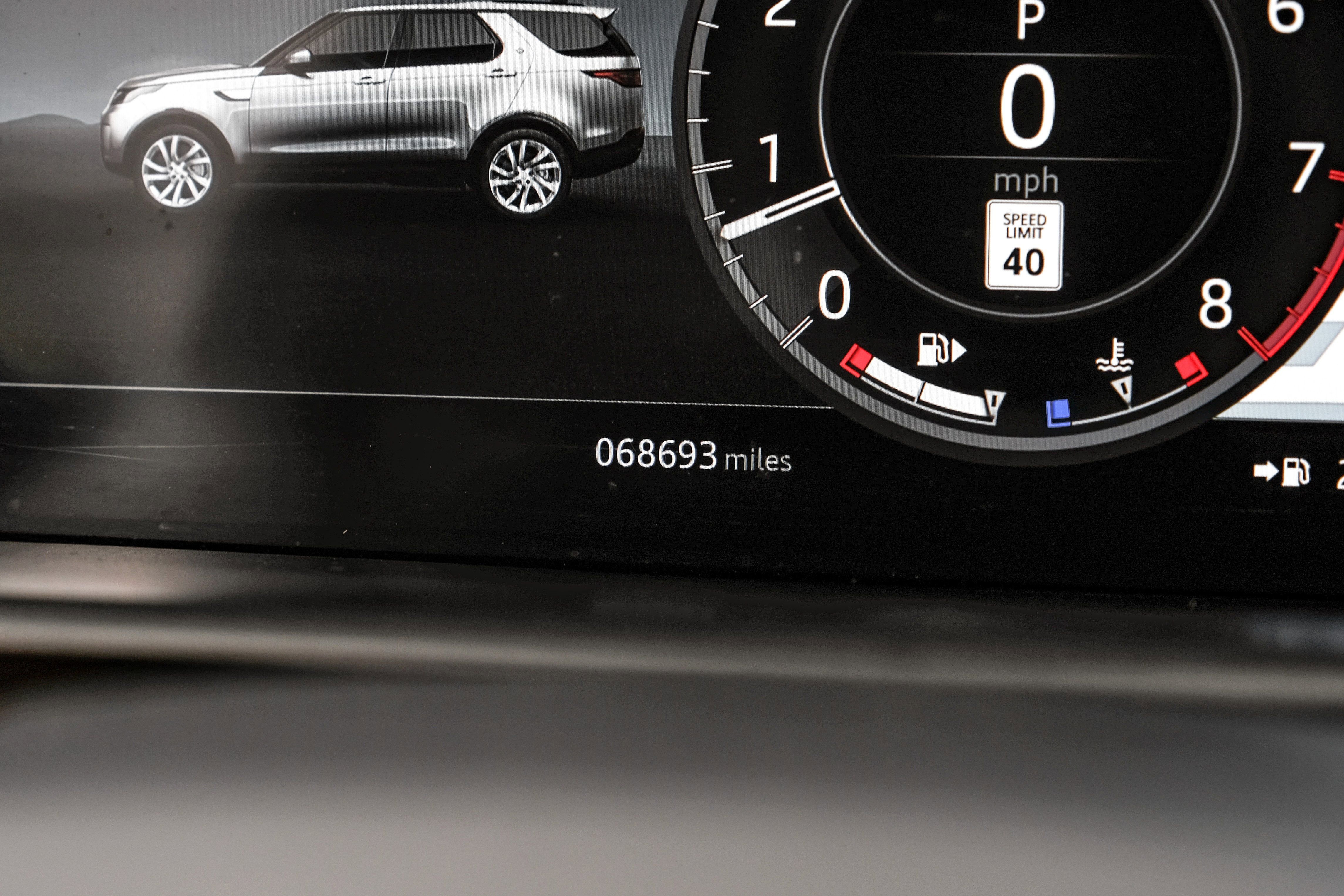 Used 2020 Land Rover Discovery HSE Luxury image 20