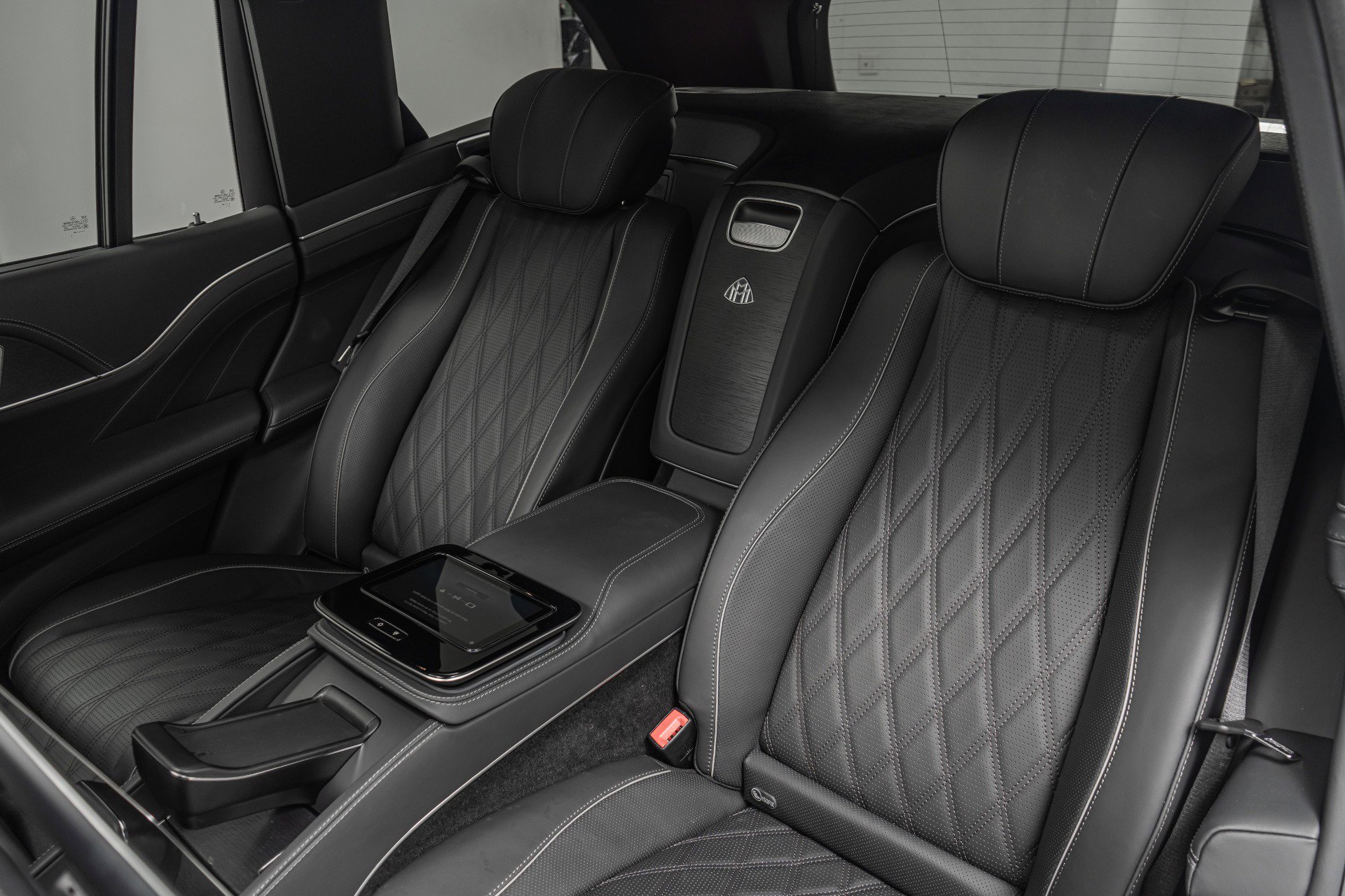 Used 2024 Mercedes-Benz Maybach GLS 600 4MATIC image 16