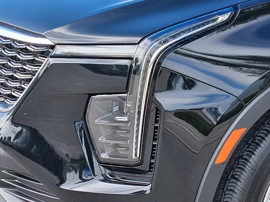 Certified 2024 Cadillac XT4 Luxury FWD image 7
