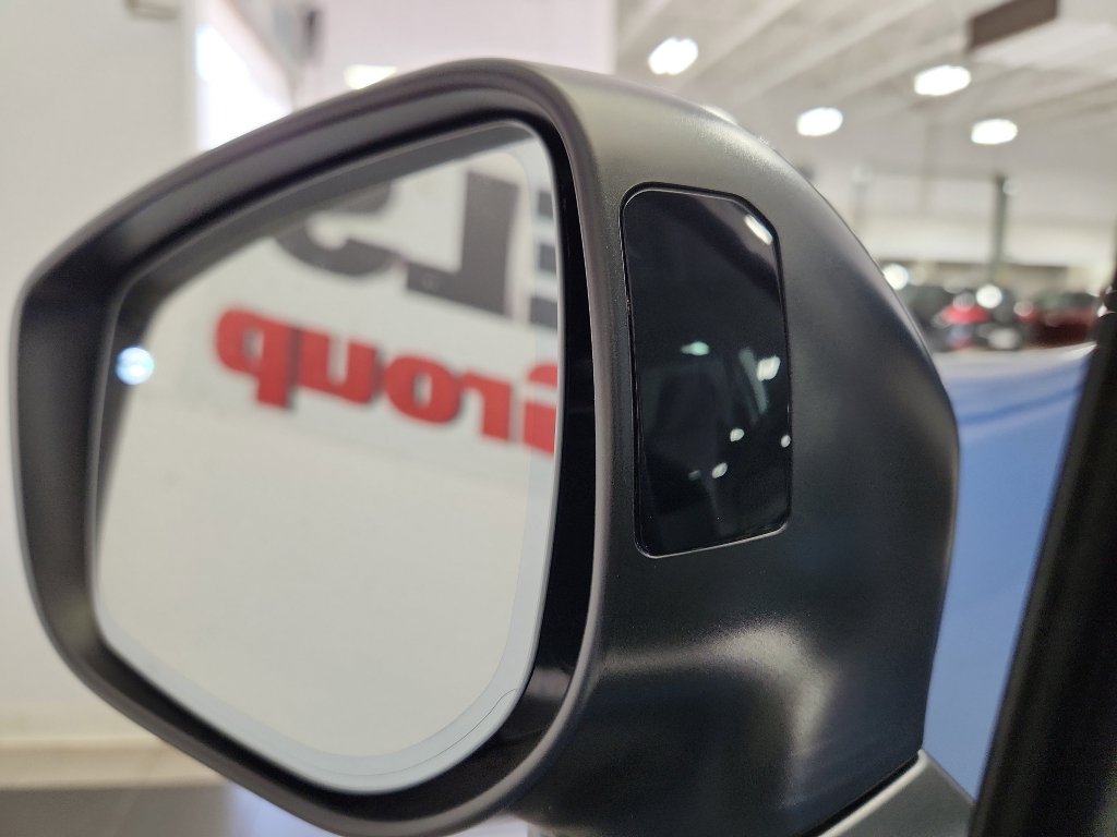 Used 2022 Subaru Ascent Limited w/ Technology Package image 9