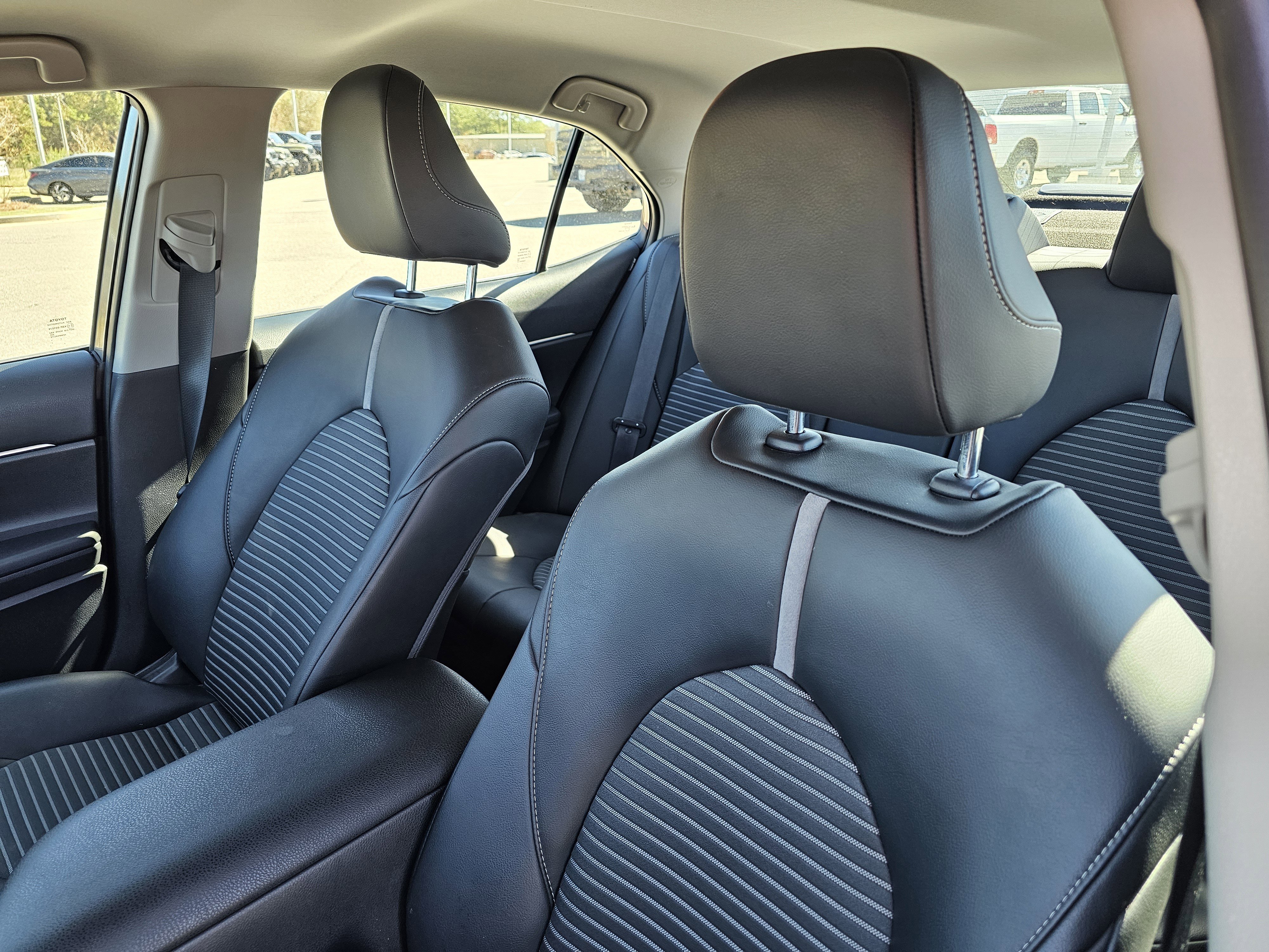 Used 2020 Toyota Camry SE image 17