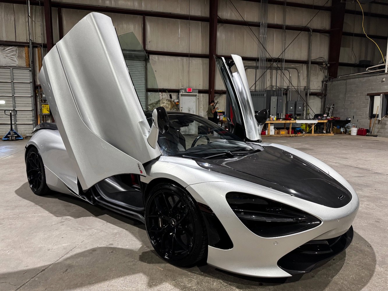 Used 2020 McLaren 720S Spider image 2