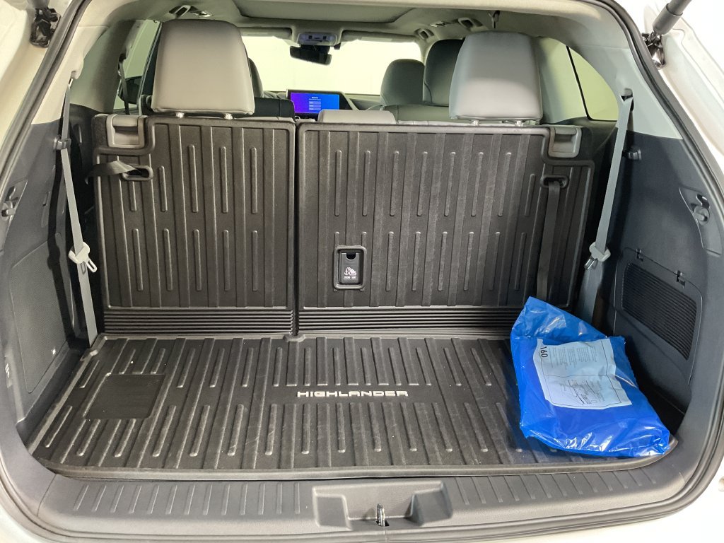 New 2026 Toyota Highlander Platinum AWD/4WD image 20