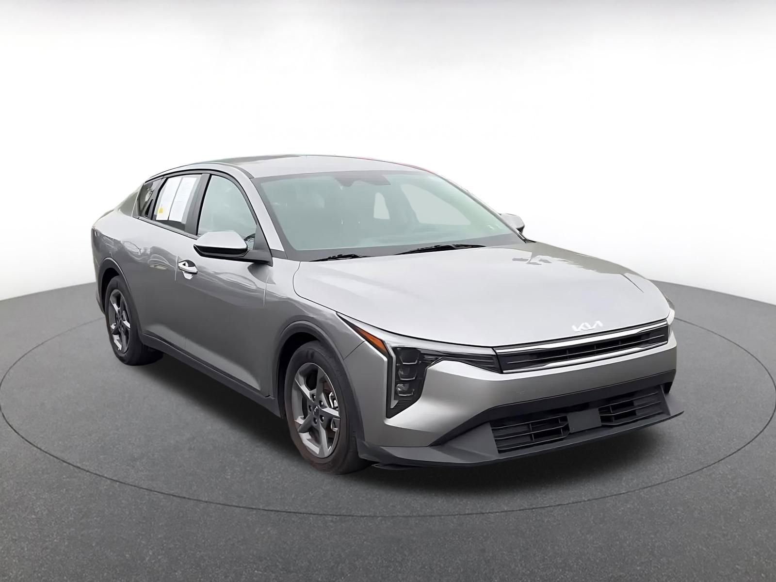 Used 2025 Kia K4 FWD image 3