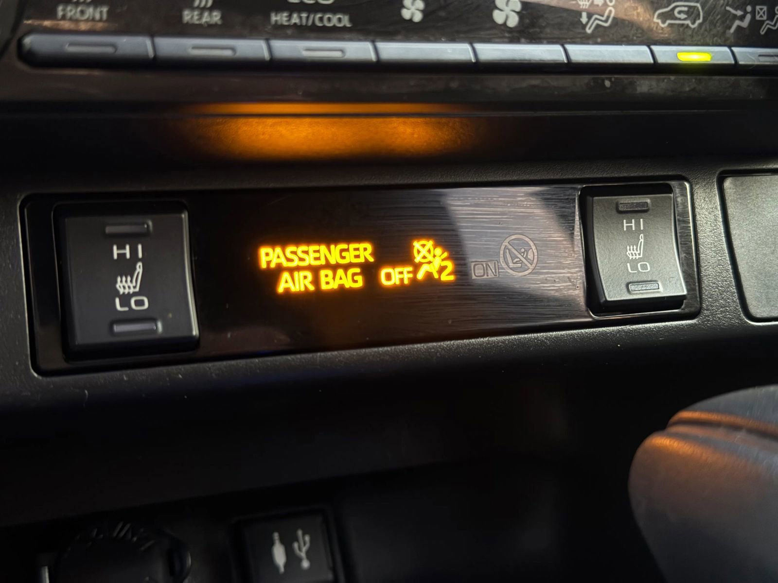 Used 2019 Toyota RAV4 XLE w/ Convenience Package FWD image 41