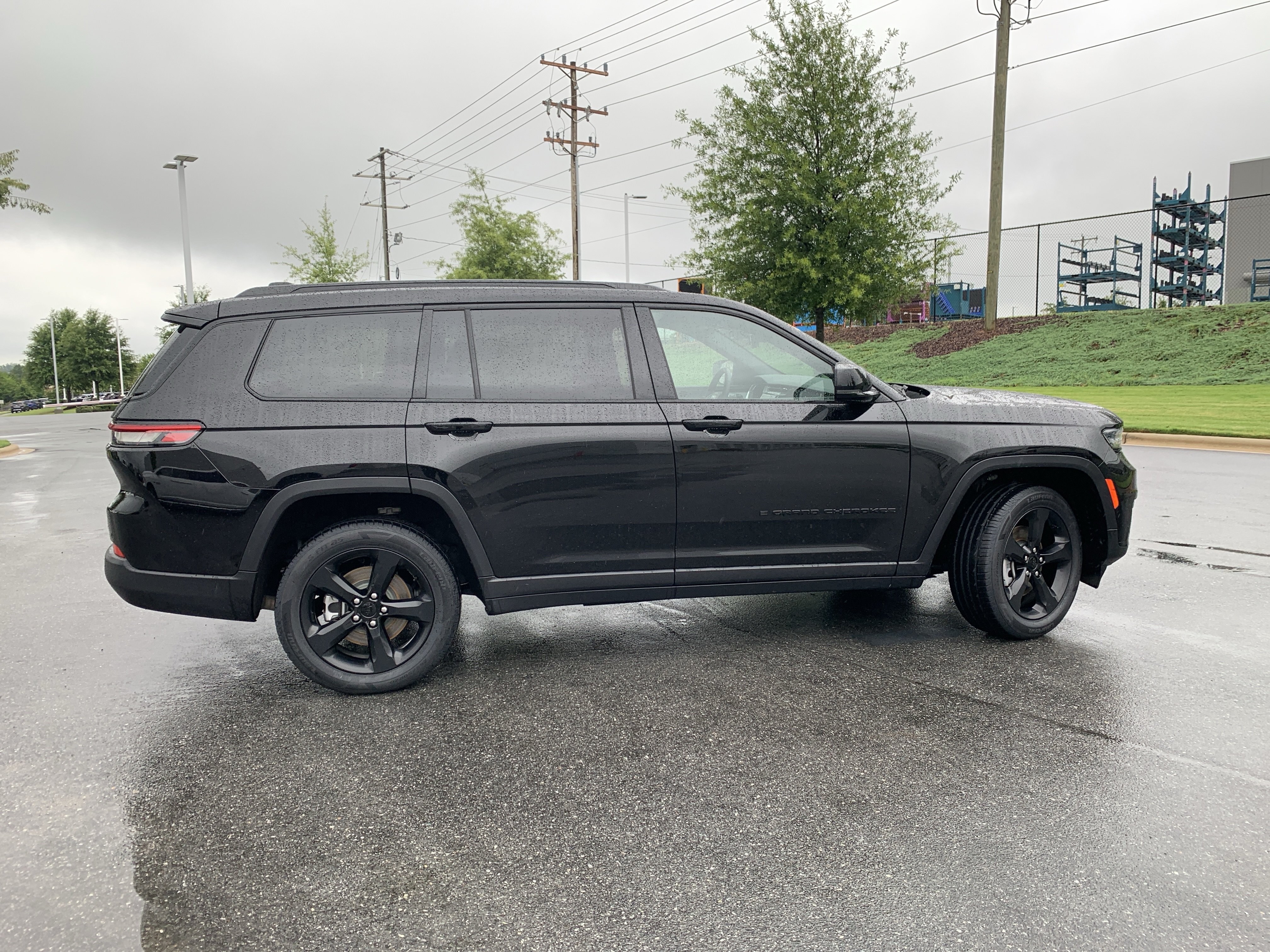 Used 2023 Jeep Grand Cherokee L Laredo AWD/4WD image 11