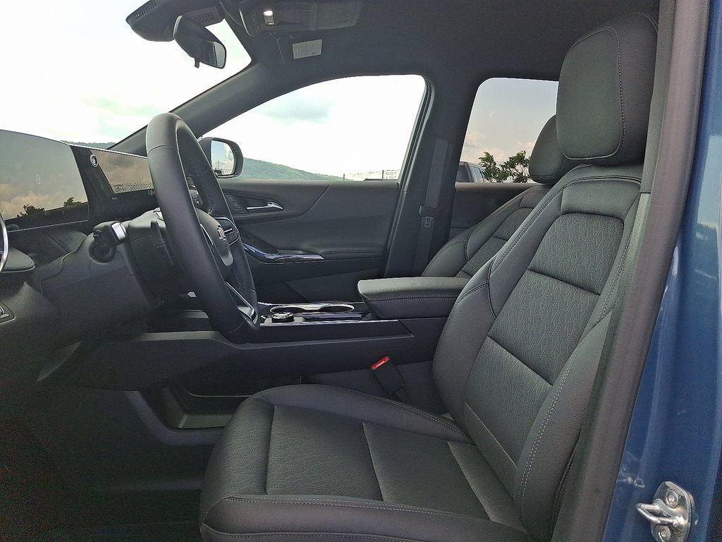 Used 2026 Chevrolet Equinox LT w/ Convenience Package II AWD/4WD image 14