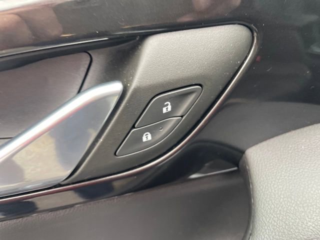 Used 2023 Chevrolet Blazer Premier image 13