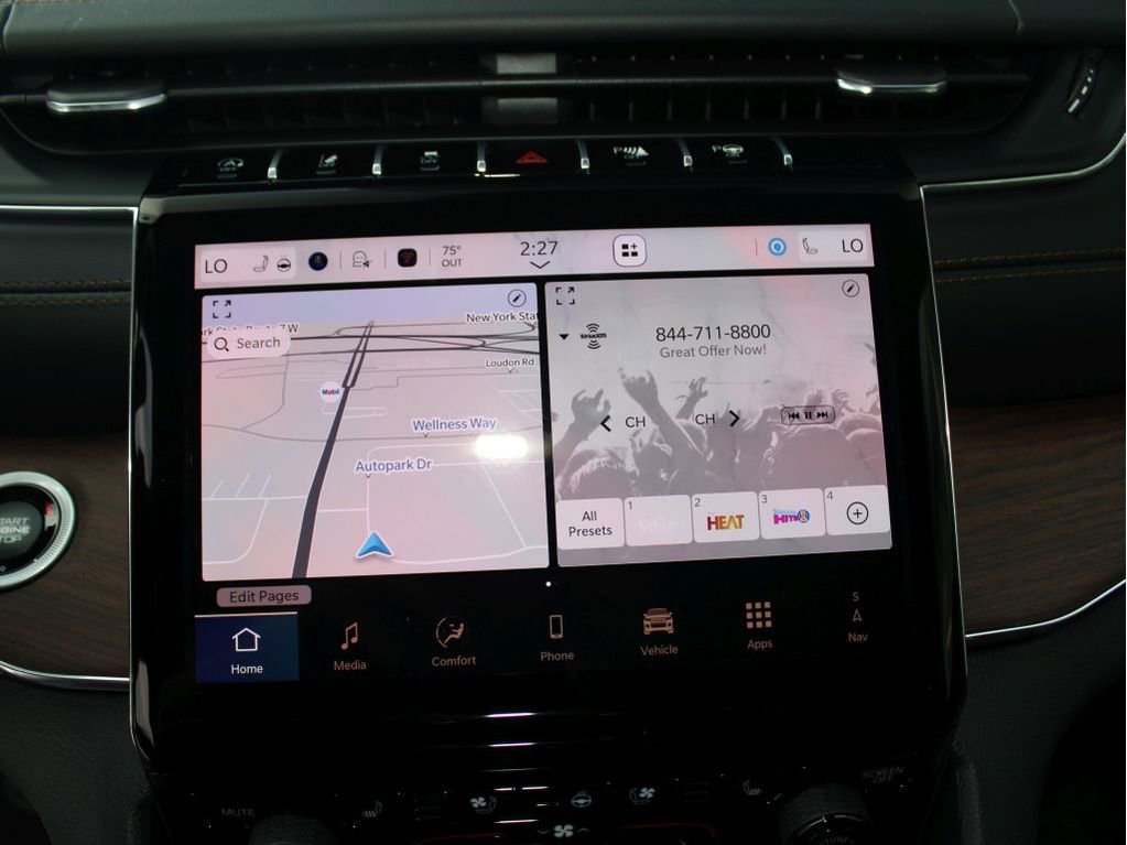 New 2025 Jeep Grand Cherokee Summit image 16
