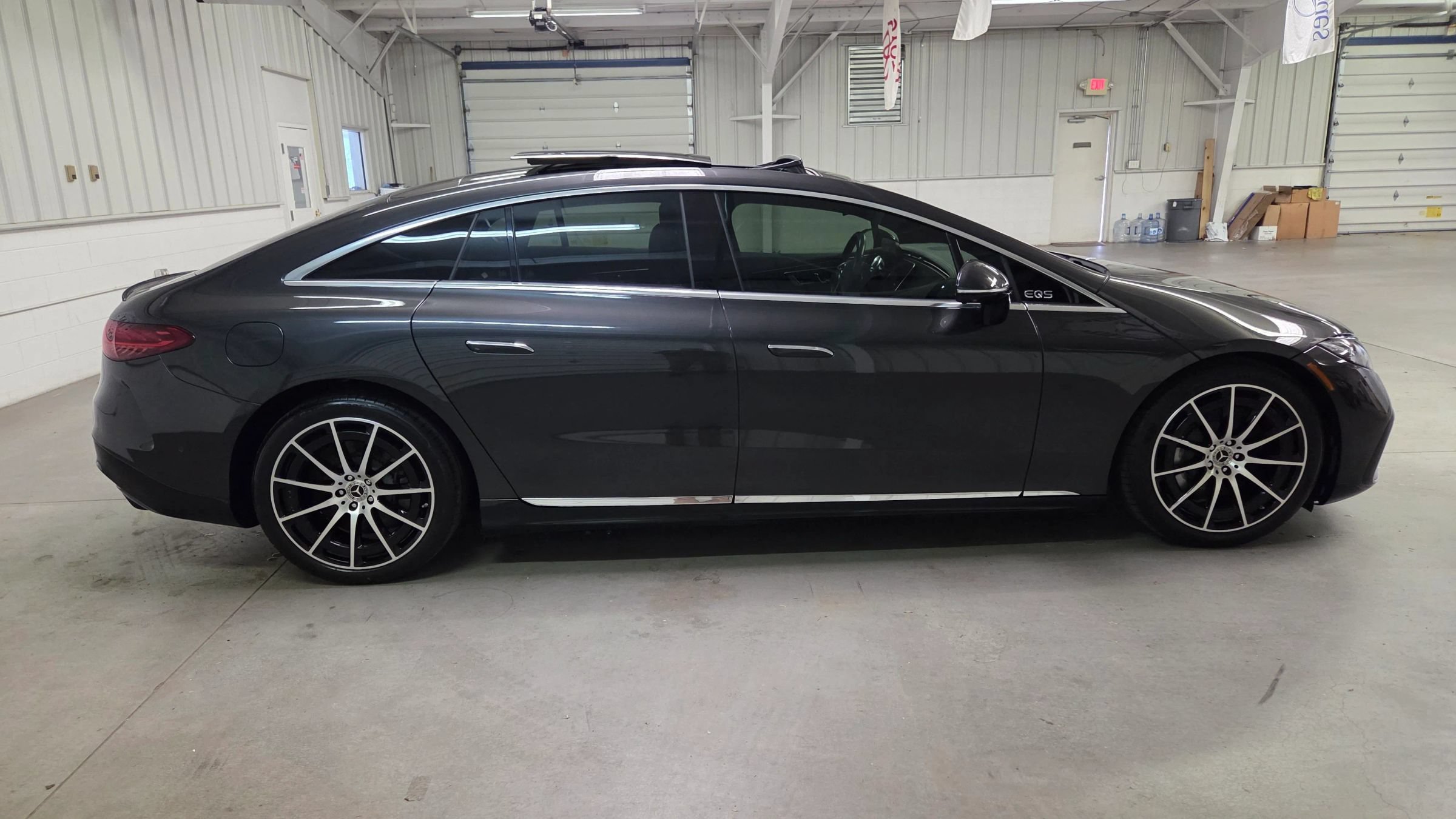 Used 2022 Mercedes-Benz EQS 450+ Sedan image 9