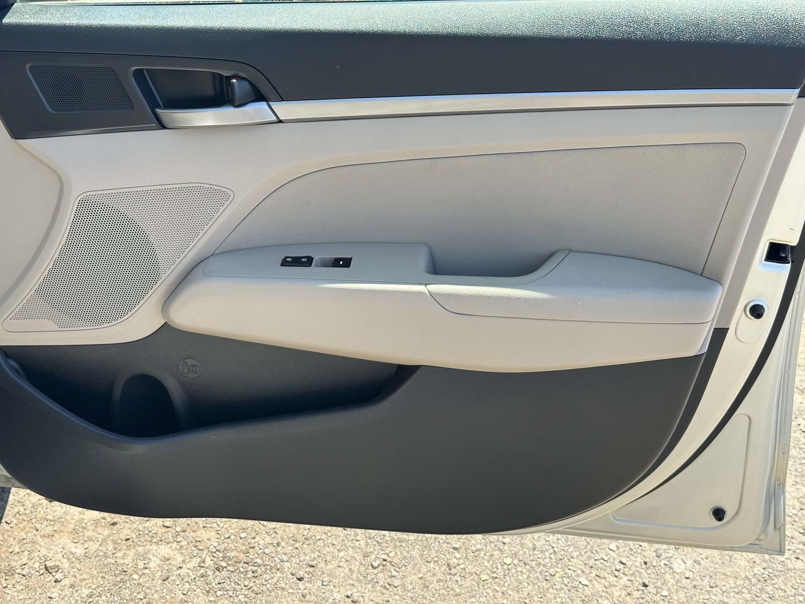 Used 2017 Hyundai Elantra Value Edition FWD image 27