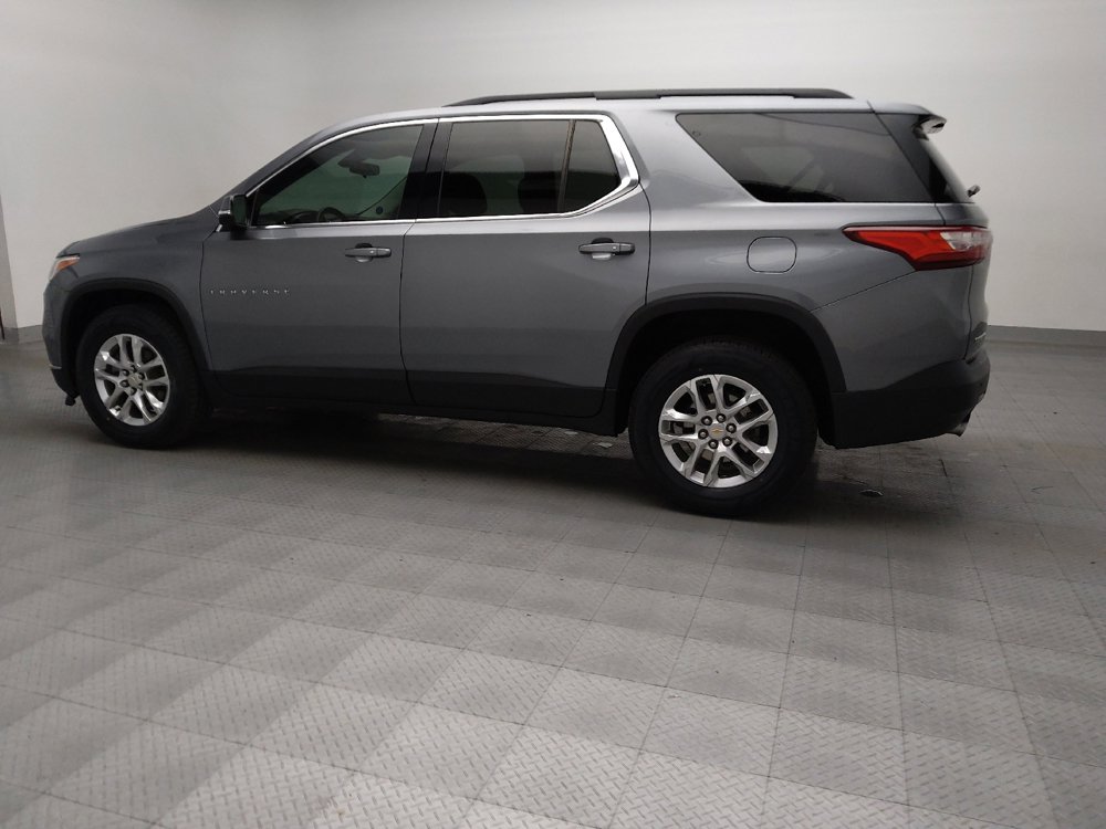 Used 2020 Chevrolet Traverse LT image 3