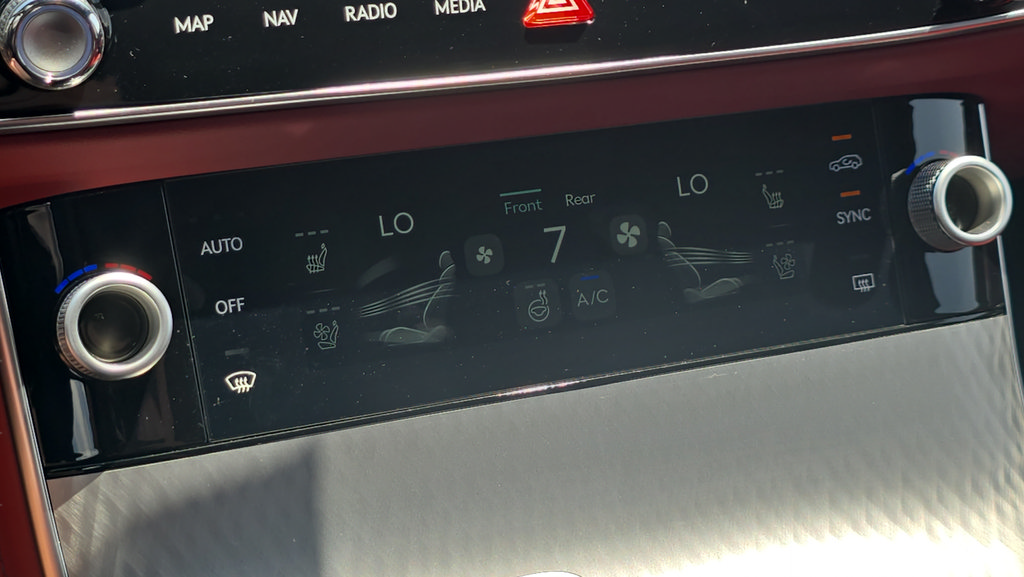 New 2026 Genesis GV70 2.5T Sport Prestige AWD/4WD image 24