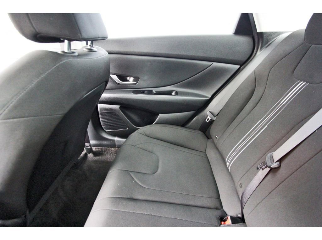 Certified 2021 Hyundai Elantra SEL image 13