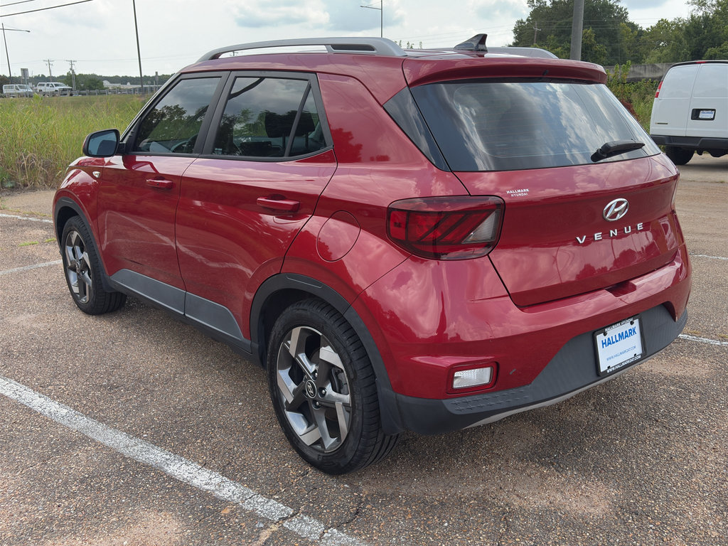 Used 2022 Hyundai Venue Limited FWD image 27