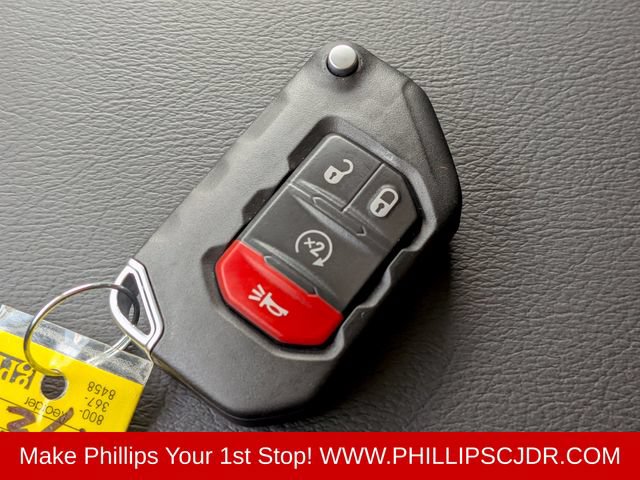 Used 2021 Jeep Wrangler Unlimited Sahara AWD/4WD image 29