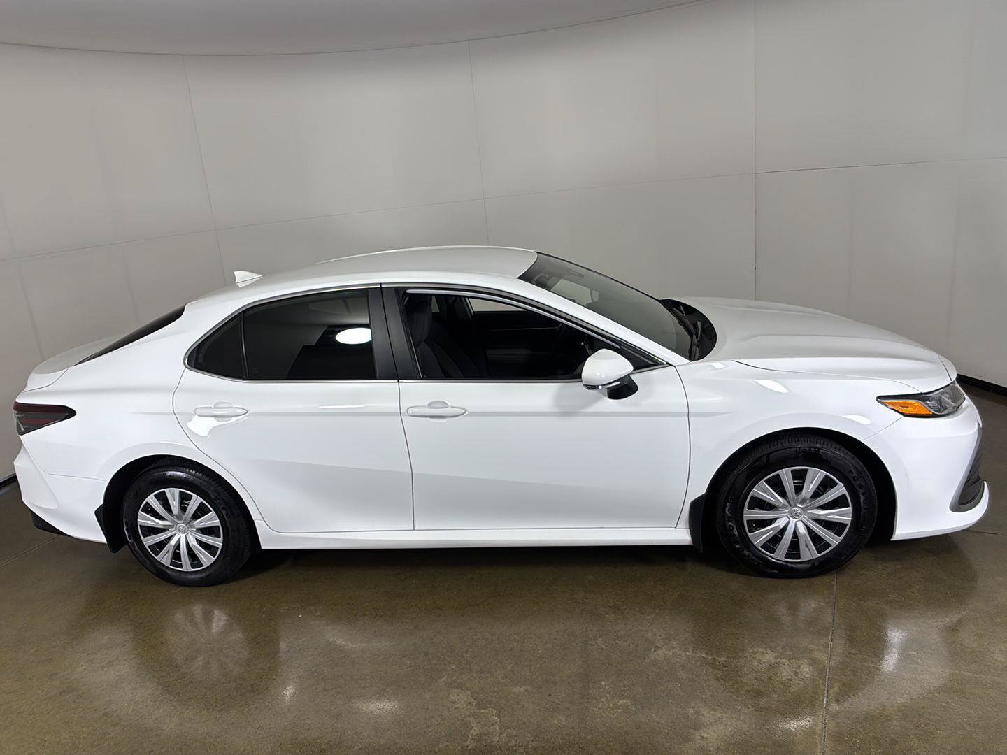 Used 2023 Toyota Camry LE FWD image 9