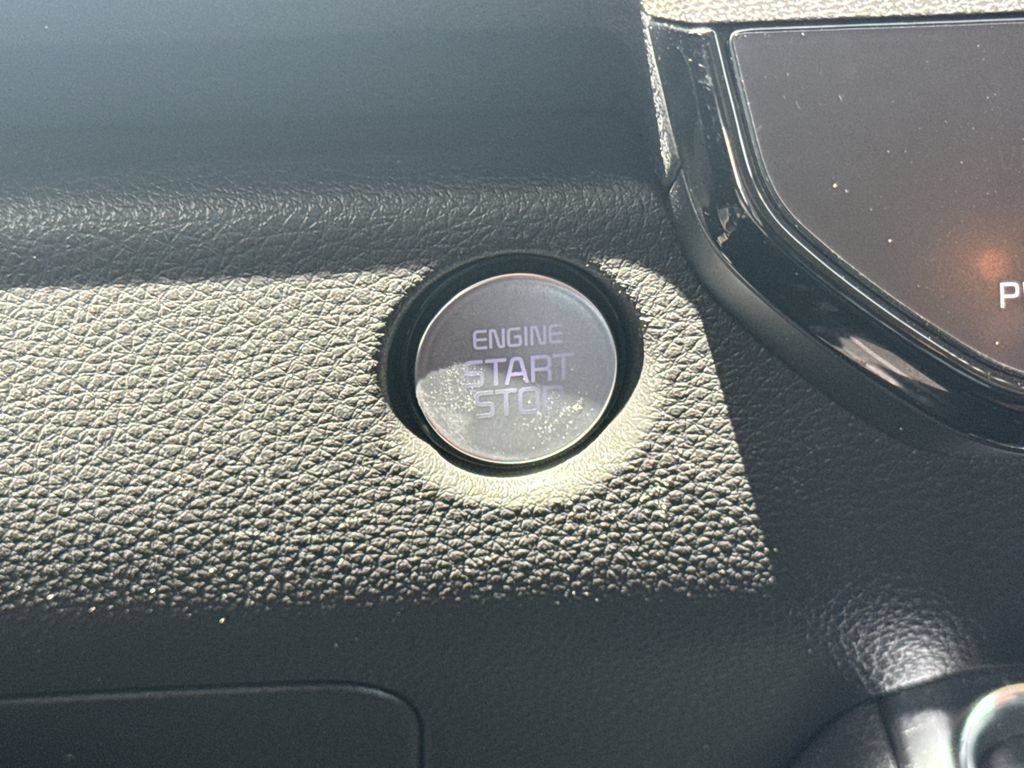 Used 2025 Kia Carnival EX FWD image 33