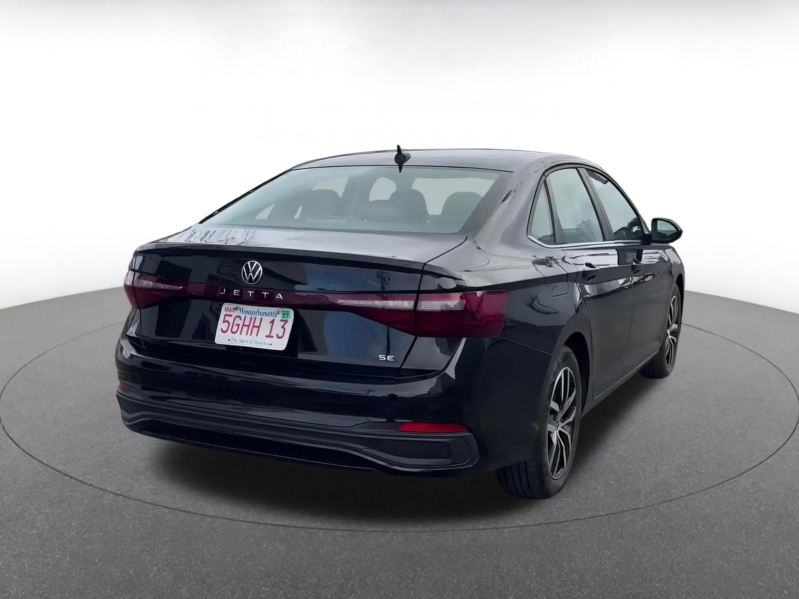 Used 2025 Volkswagen Jetta SE image 14