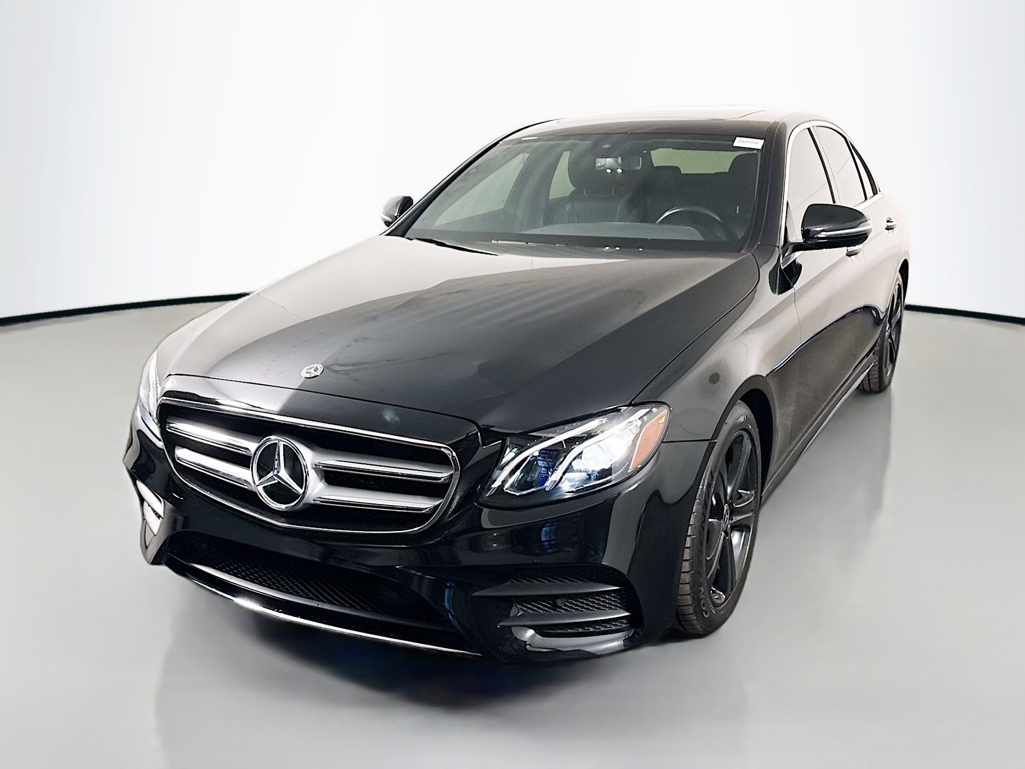 Used 2020 Mercedes-Benz E 350 Sedan w/ Premium Package image 4