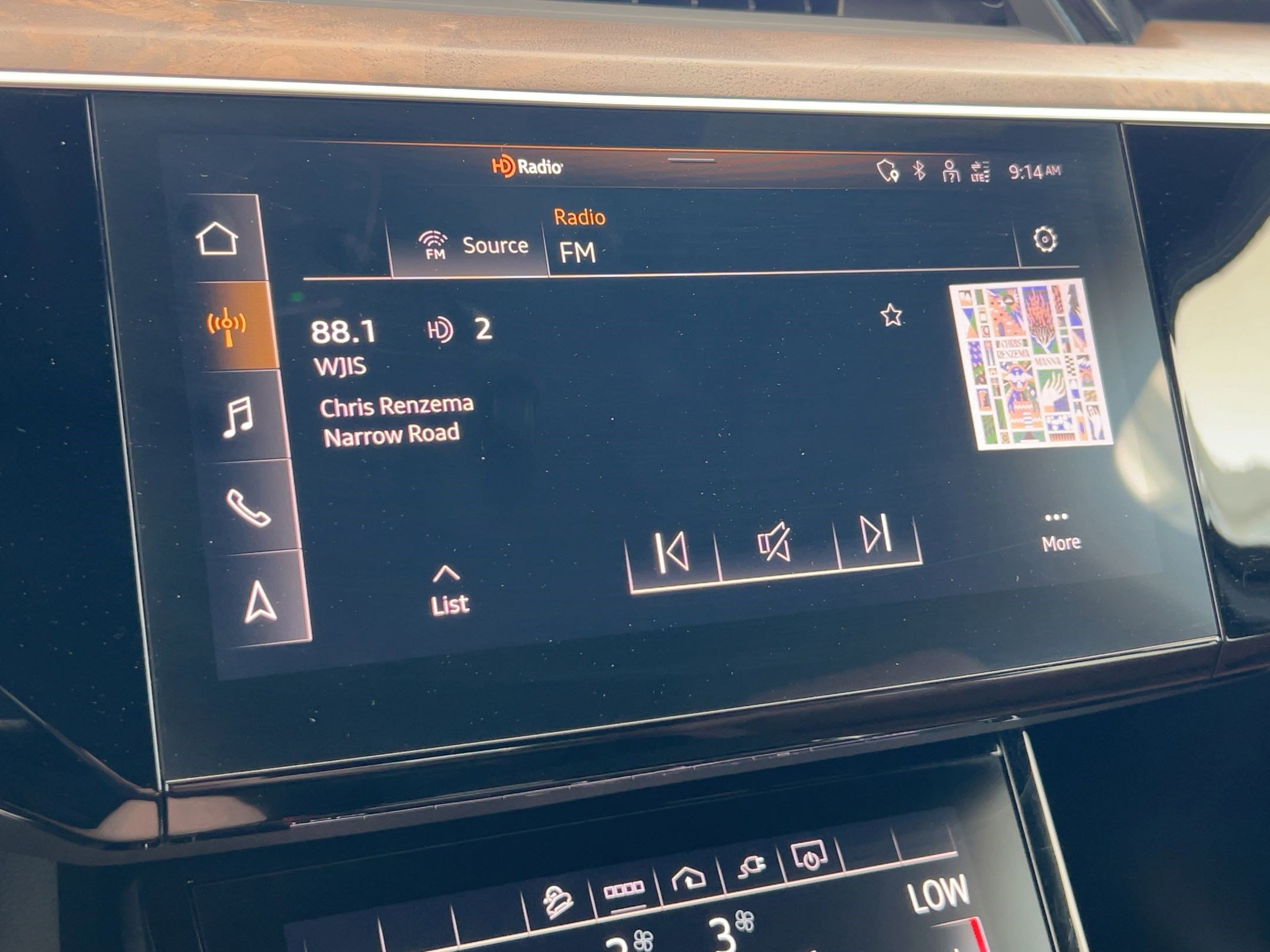 Used 2022 Audi e-tron Premium Plus w/ Premium Plus Package image 22