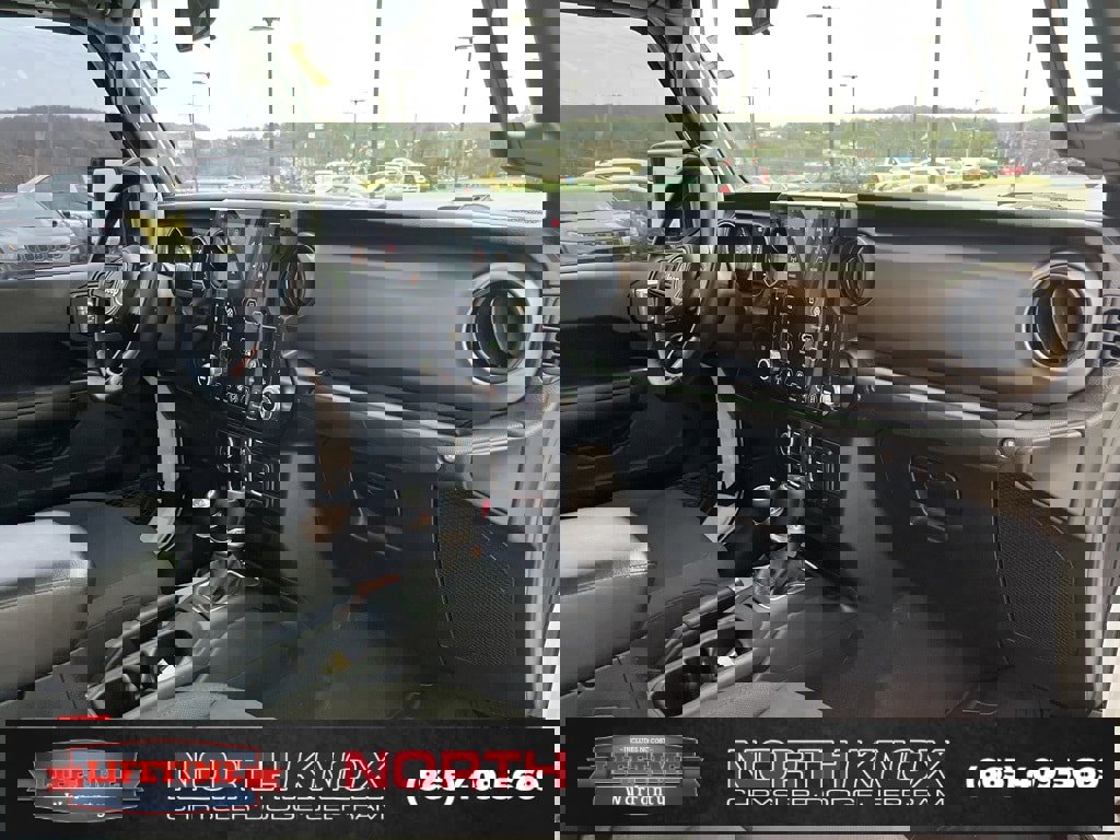 Used 2021 Jeep Gladiator Sport image 29