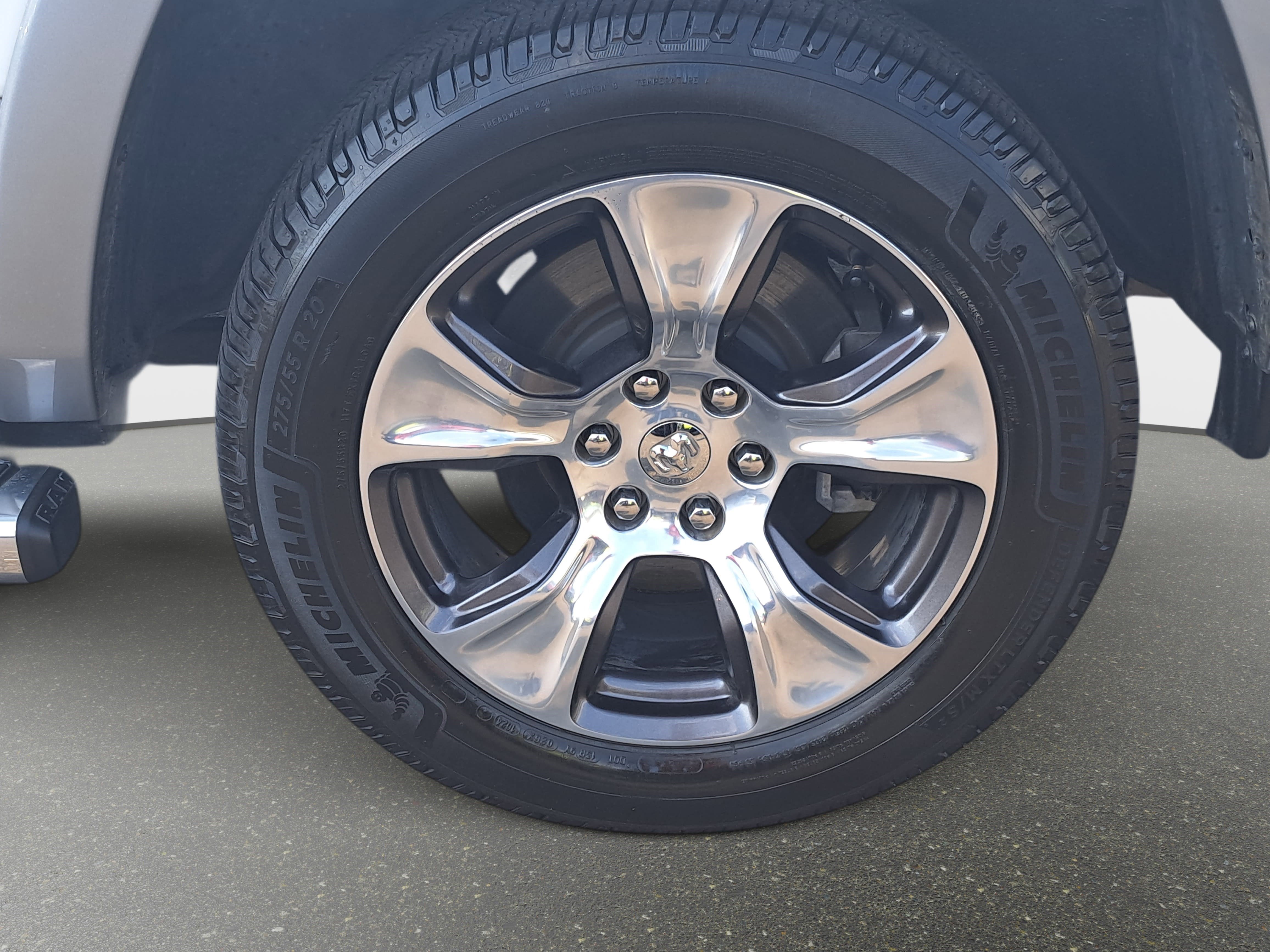 Used 2019 RAM 1500 Laramie AWD/4WD image 31