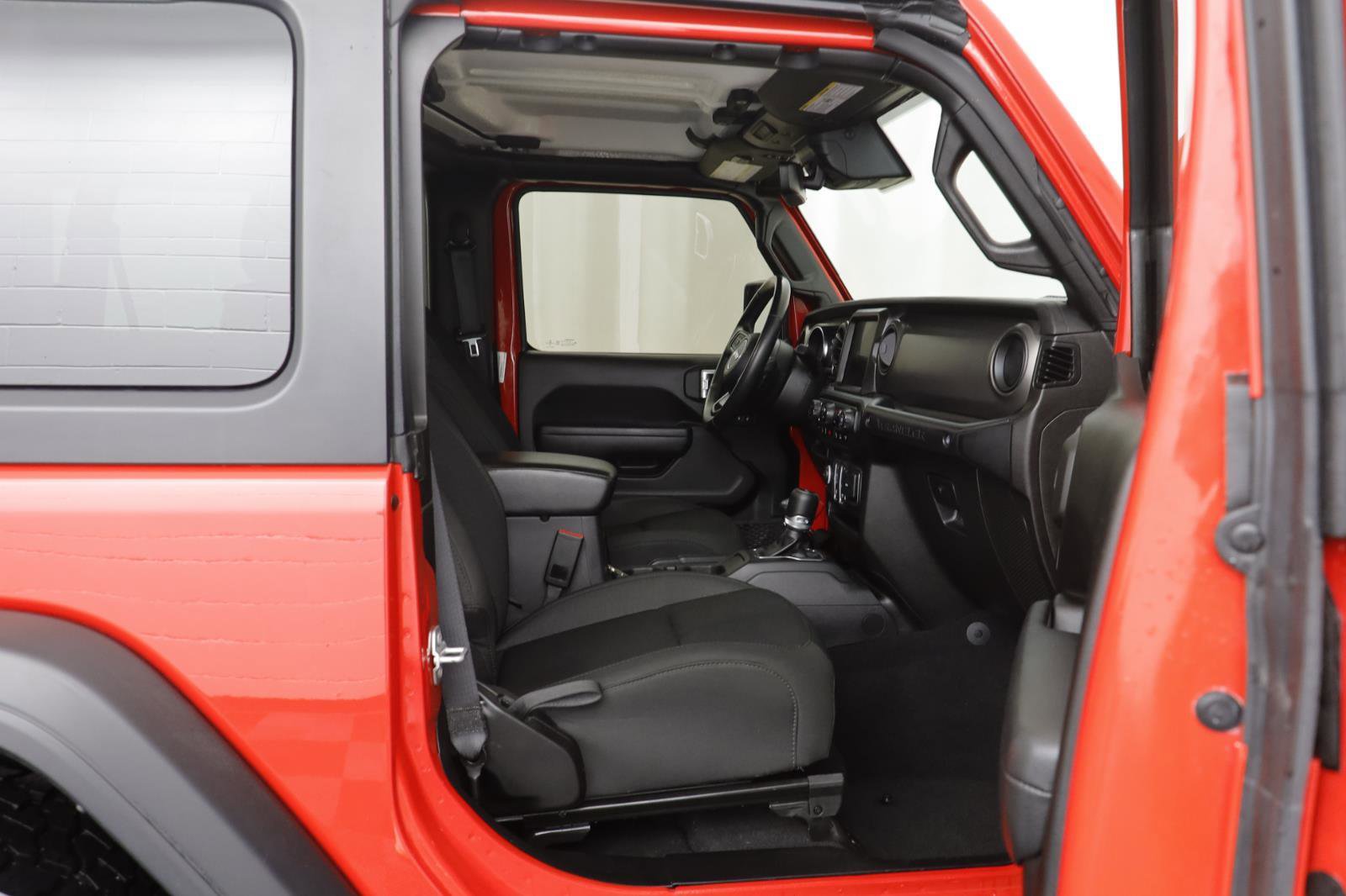 Used 2021 Jeep Wrangler Sport S image 18