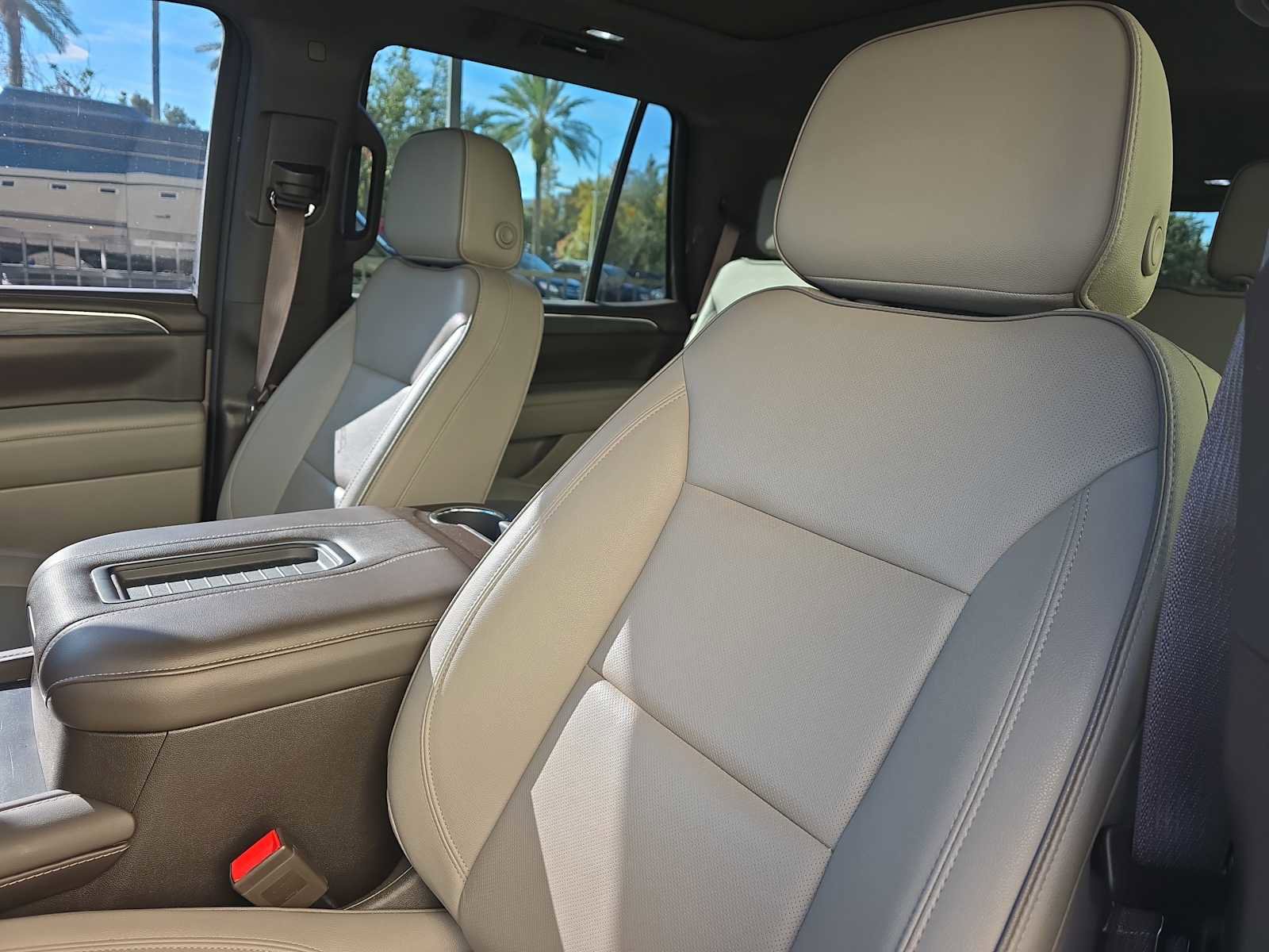 Used 2023 GMC Yukon SLT image 15