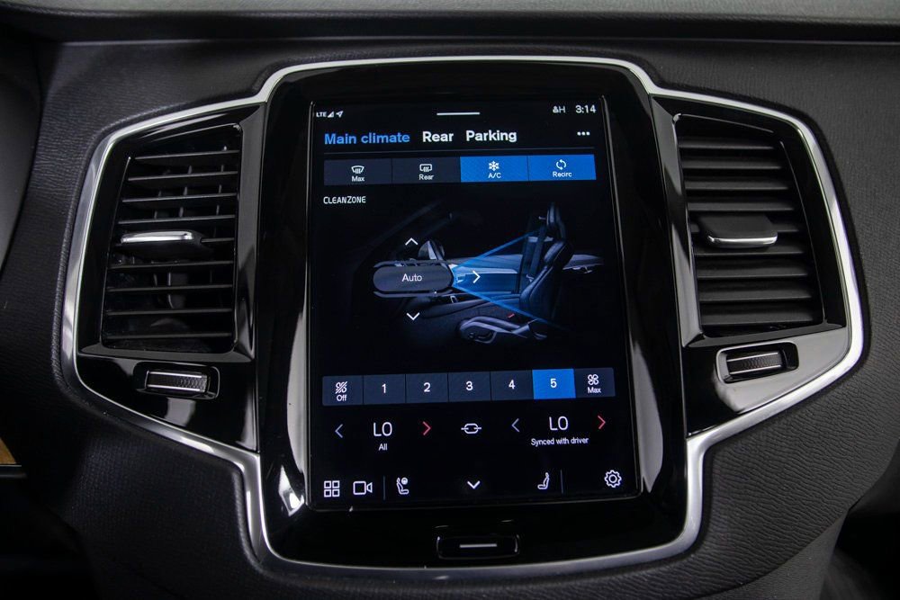 Used 2023 Volvo XC90 B6 Plus w/ Protection Package Premier image 28