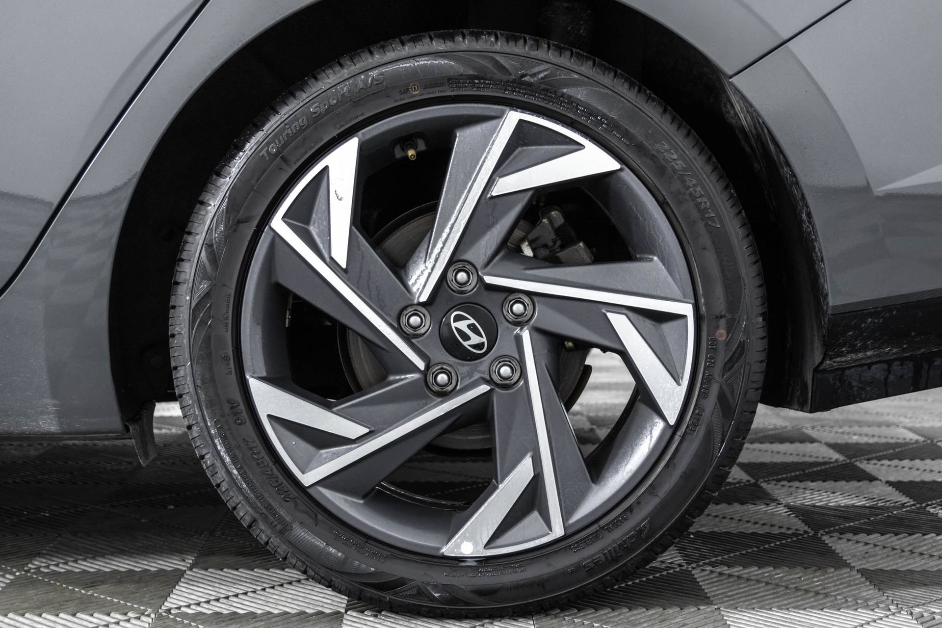 Used 2025 Hyundai Elantra Limited FWD image 46