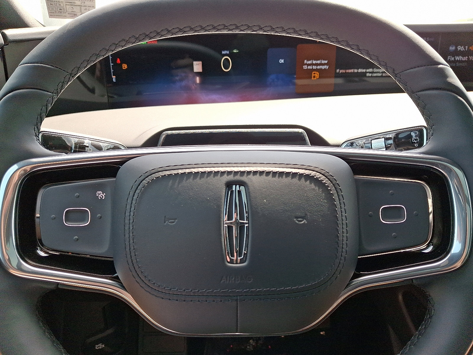 New 2025 Lincoln Nautilus Reserve w/ Jet Appearance Package image 13