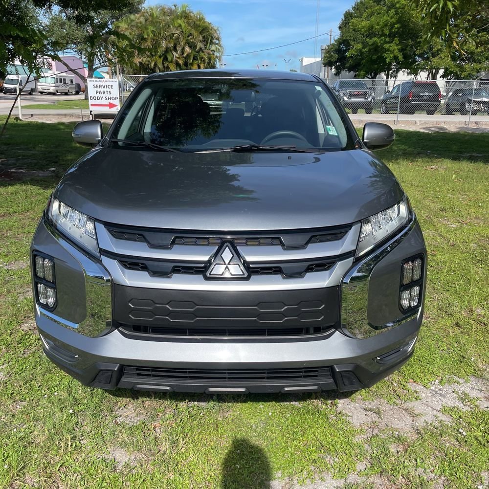 Used 2022 Mitsubishi Outlander Sport SE image 2