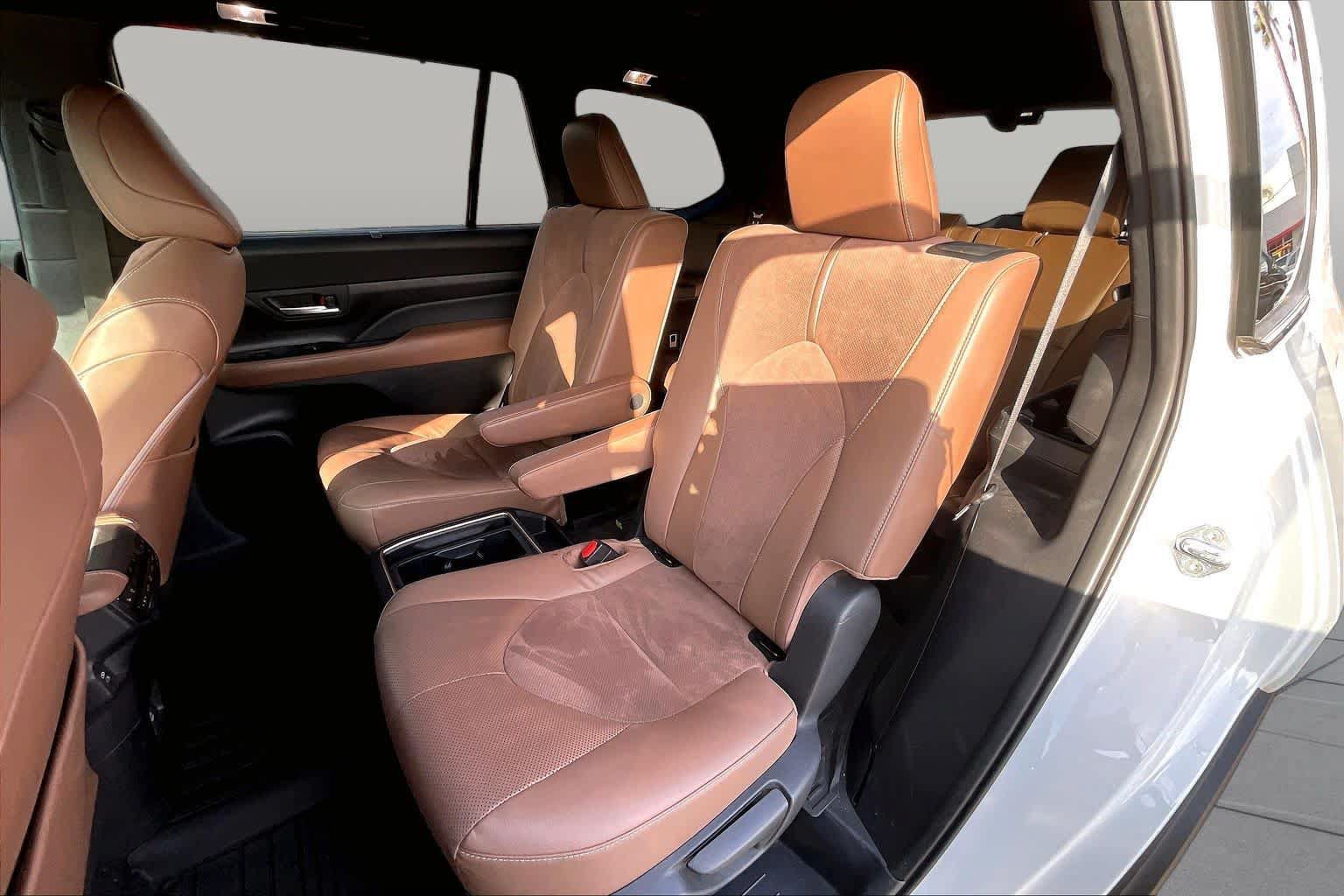 Used 2024 Toyota Grand Highlander AWD Hybrid image 20