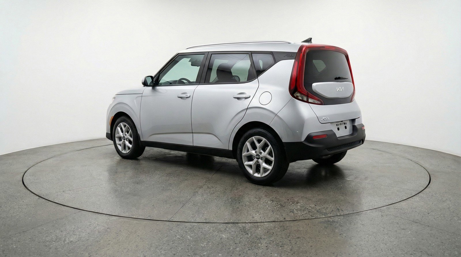 Used 2025 Kia Soul LX w/ LX Technology Package FWD image 6