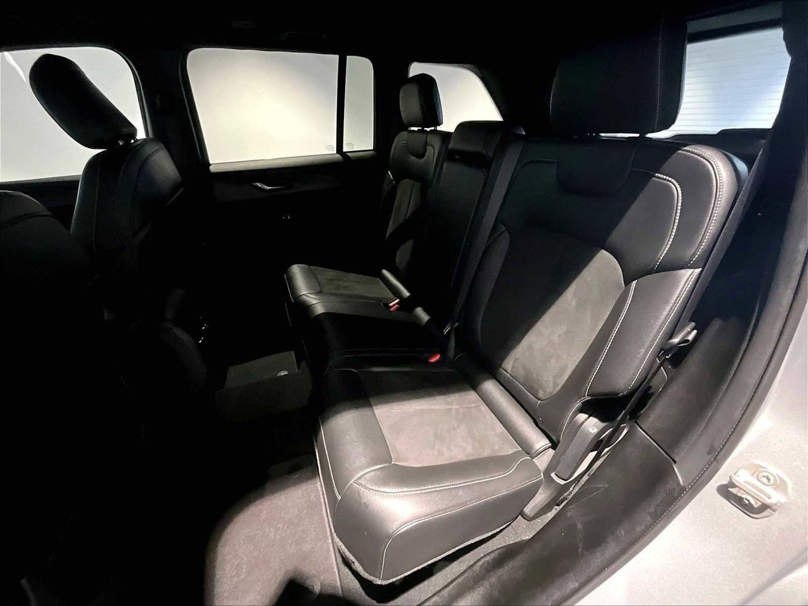 Used 2024 Jeep Grand Cherokee Altitude image 31