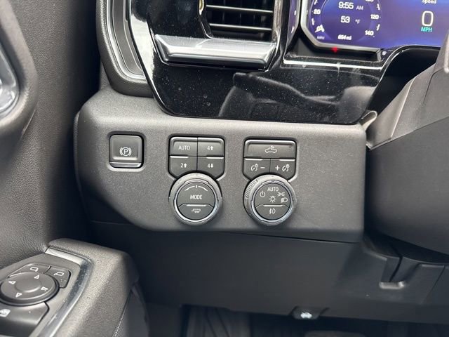 Used 2026 Chevrolet Silverado 1500 LT Trail Boss w/ LPO, Dark Essentials Package AWD/4WD image 18