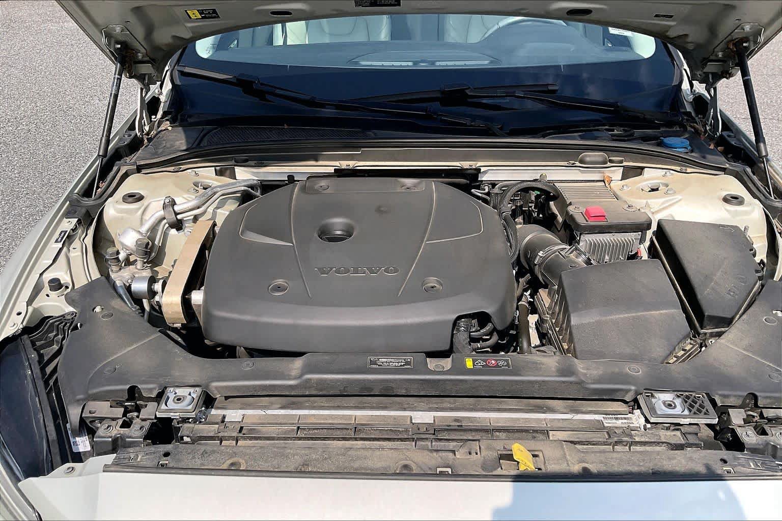 Used 2020 Volvo S60 T5 Momentum FWD image 33