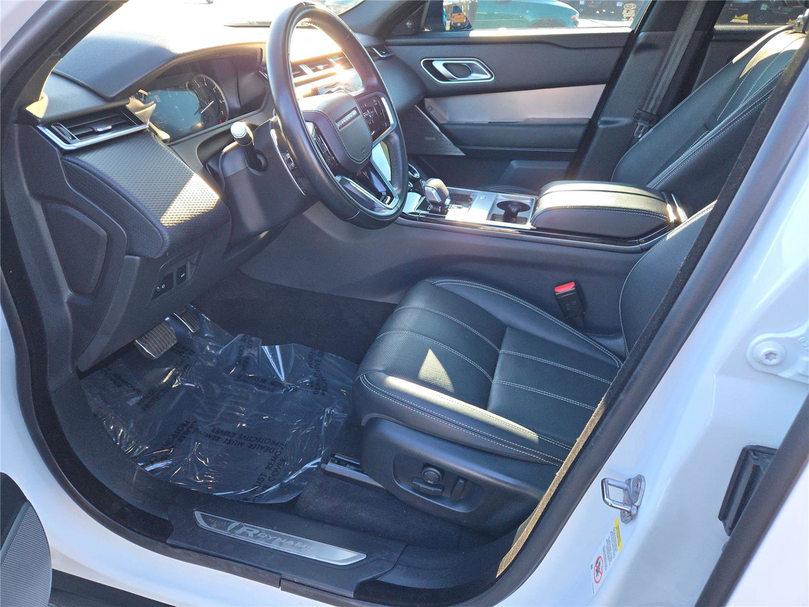 Used 2021 Land Rover Range Rover Velar R-Dynamic S image 25